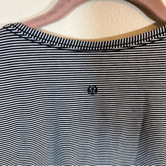 Lululemon Love Crew Short Sleeve Shirt Black White Striped Women's 6 - Picture 6 of 8